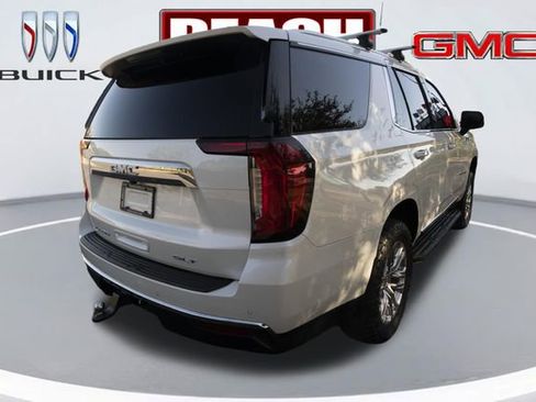 Used 2021 GMC Yukon SLT w/ SLT Luxury Package image 3