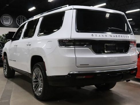Used 2023 Jeep Grand Wagoneer Series II w/ Premium Group II image 3