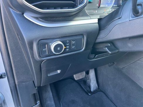 Certified 2021 Ford Explorer XLT w/ Equipment Group 202A image 11