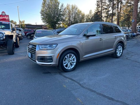 Used 2019 Audi Q7 3.0T Premium image 1