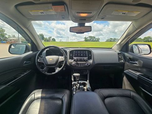 Used 2019 Chevrolet Colorado Z71 AWD/4WD image 12