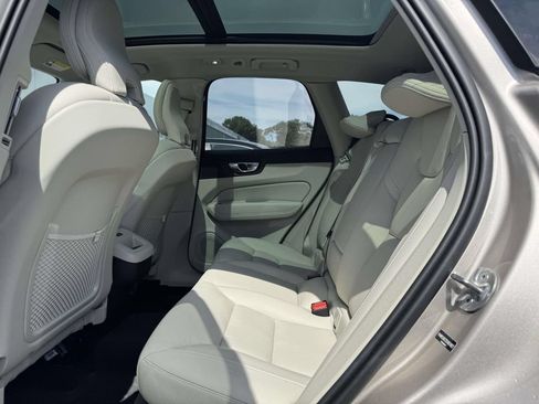 Certified 2025 Volvo XC60 B5 Plus w/ Protection Package Premier AWD/4WD image 9