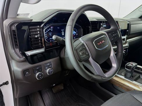 Used 2025 GMC Sierra 1500 Elevation AWD/4WD image 16
