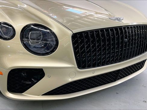 Used 2024 Bentley Continental GT V8 image 32