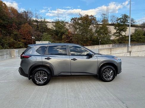 Used 2021 Nissan Rogue S image 4