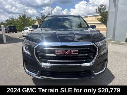 Used 2024 GMC Terrain SLE FWD image 2