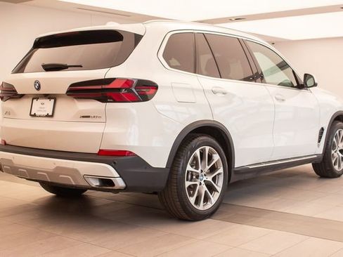 Used 2025 BMW X5 xDrive50e AWD/4WD image 6