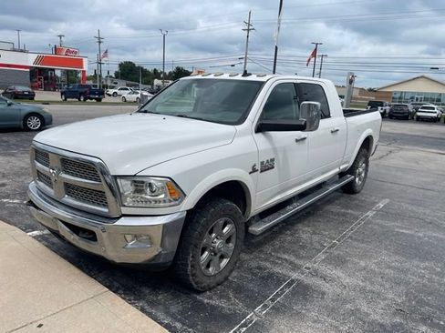 Used 2016 RAM 2500 Laramie AWD/4WD image 2