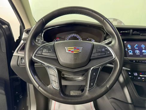 Used 2017 Cadillac XT5 Luxury w/ Driver Awareness Package FWD image 13