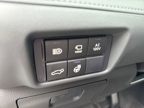 New 2026 Toyota Highlander Platinum image 22