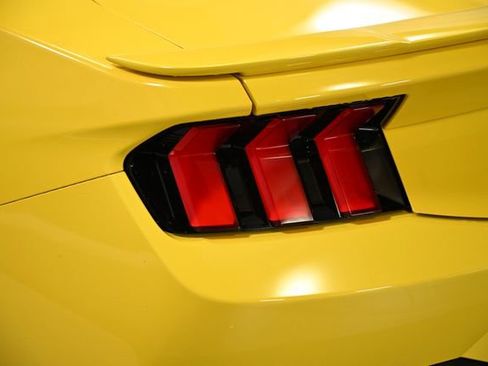 Used 2024 Ford Mustang GT Premium image 16