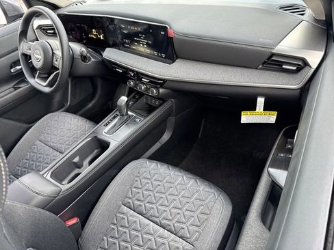 New 2025 Nissan Kicks SV image 9