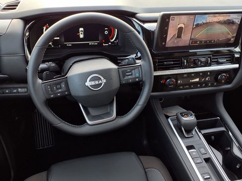 New 2026 Nissan Pathfinder SL w/ SL Premium Package image 11