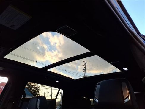 Certified 2023 Cadillac Escalade Premium Luxury Platinum image 15