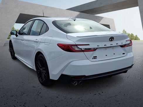 Certified 2025 Toyota Camry SE image 4