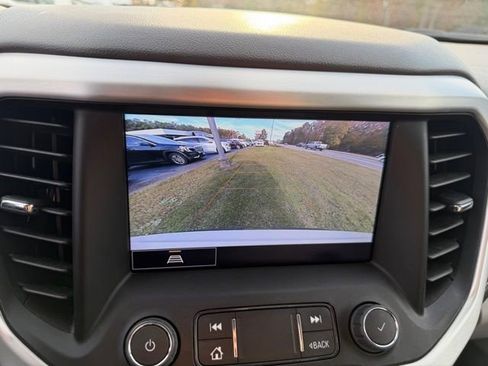 Certified 2023 GMC Acadia SLT FWD image 28