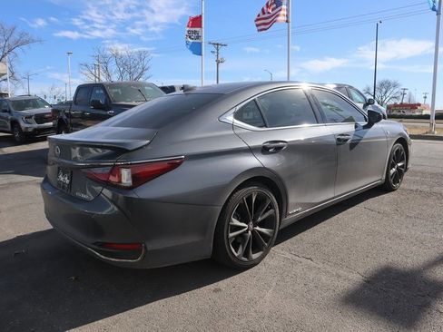 Used 2022 Lexus ES 300h F Sport image 9