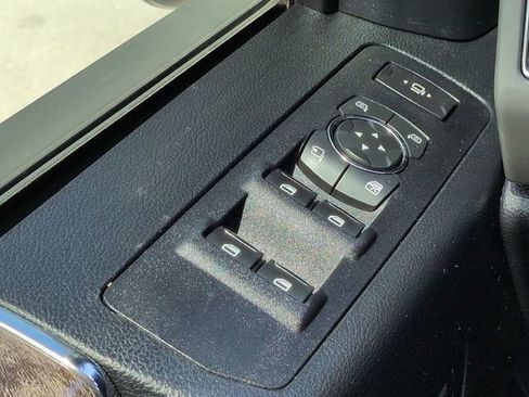 Used 2019 Ford F250 Lariat w/ Lariat Ultimate Package image 23