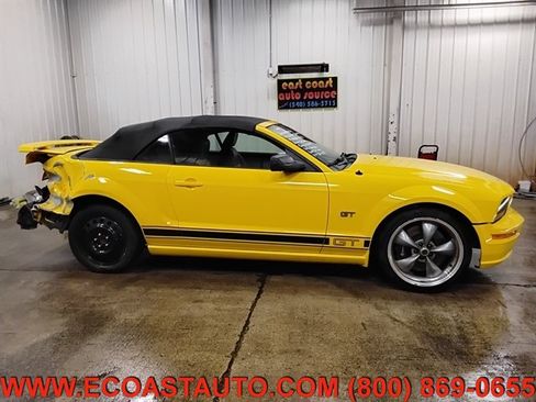 Used 2005 Ford Mustang GT Premium RWD image 2