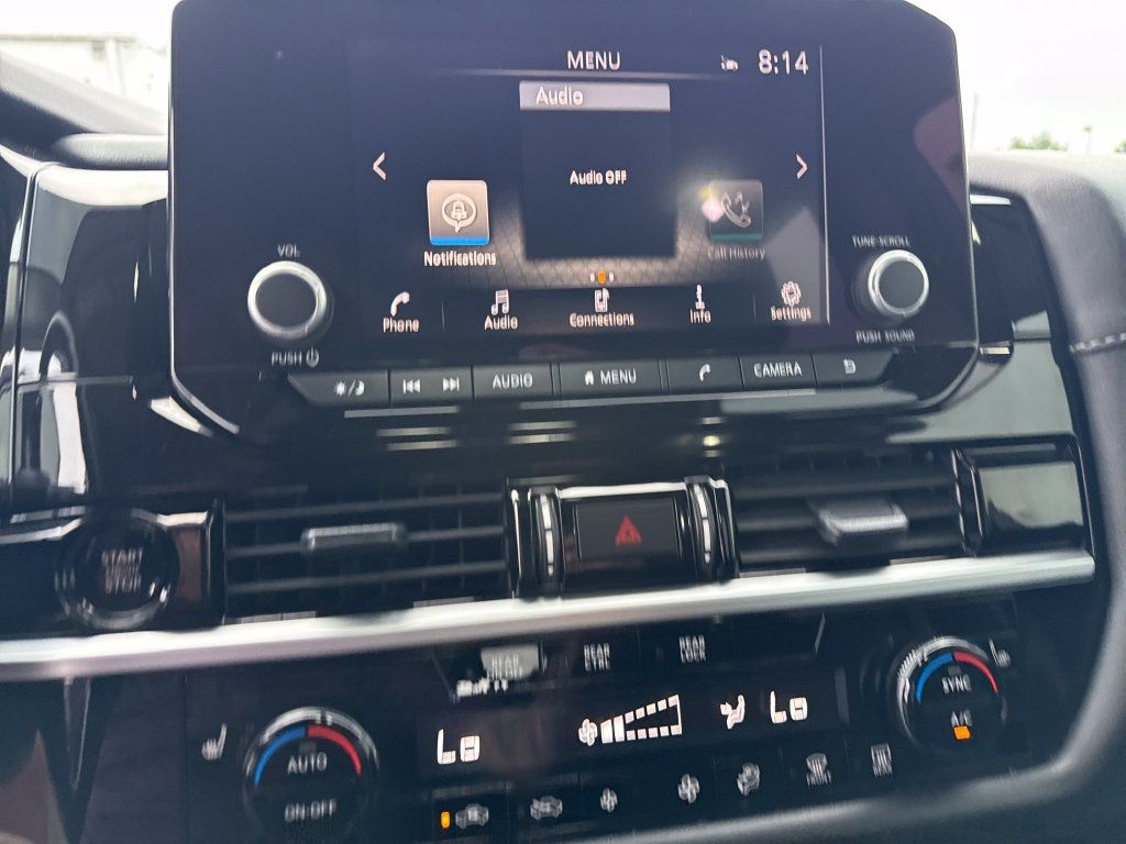 Used 2025 Nissan Pathfinder SV w/ SV Premium Package FWD image 32