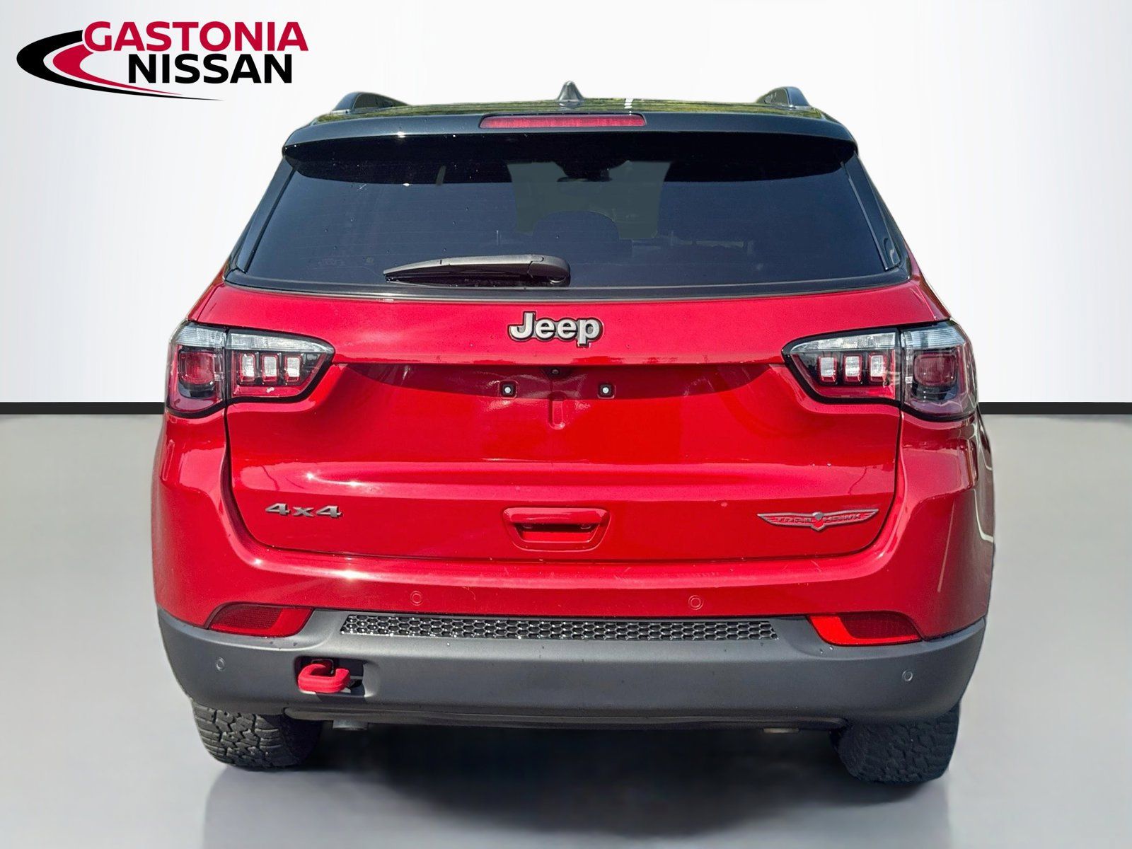 Used 2025 Jeep Compass Trailhawk AWD/4WD image 7