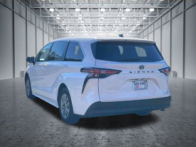 Certified 2022 Toyota Sienna LE FWD image 10