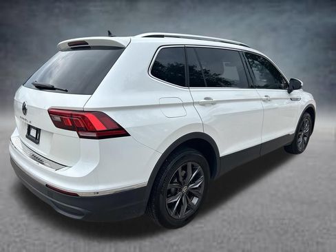 Certified 2023 Volkswagen Tiguan SE FWD image 6