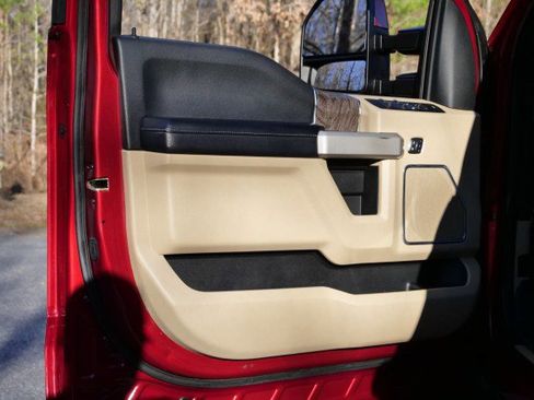 Used 2018 Ford F250 Lariat w/ Lariat Ultimate Package image 27