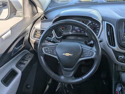 Used 2022 Chevrolet Equinox LT w/ Driver Convenience Package FWD image 13