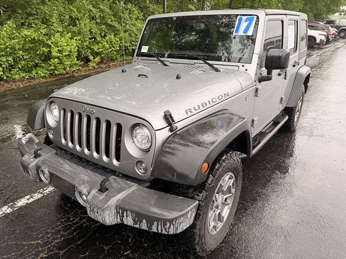Used 2017 Jeep Wrangler Unlimited Rubicon w/ Connectivity Group AWD/4WD image 7