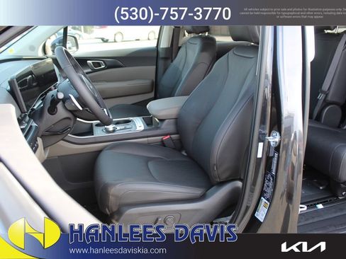 New 2026 Kia Carnival LXS image 12