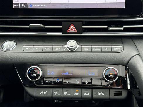 Certified 2021 Hyundai Elantra Limited FWD image 7