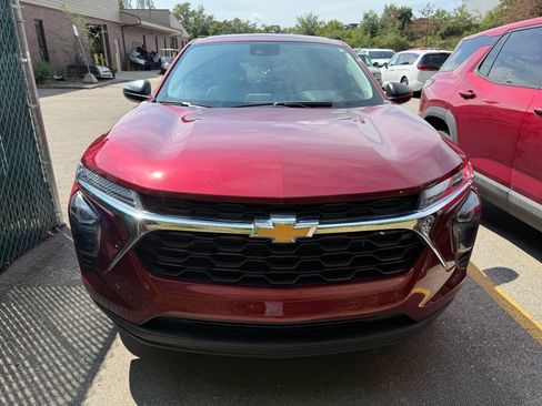 Used 2024 Chevrolet Trax LS FWD image 6