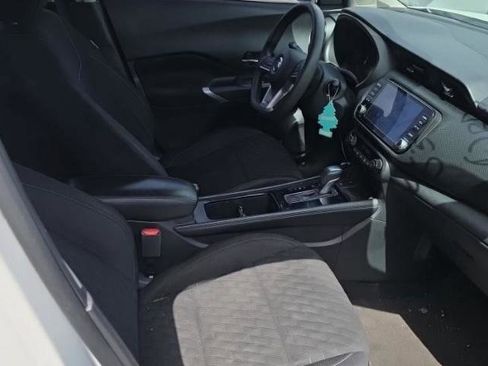 Used 2021 Nissan Kicks SV FWD image 9