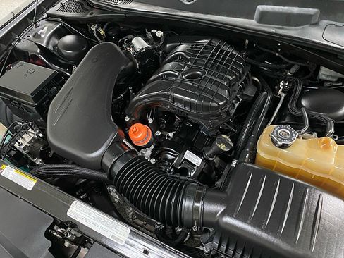 Used 2011 Dodge Challenger 2d Coupe image 18