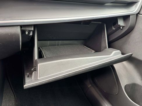 Used 2025 Nissan Rogue S FWD image 31