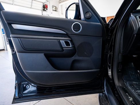 Used 2024 Land Rover Discovery Dynamic SE image 30