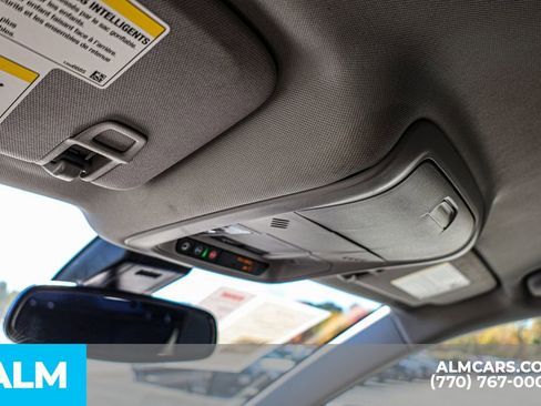 Used 2024 GMC Terrain SLE image 58