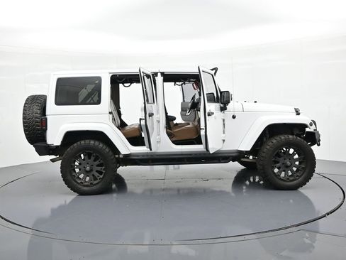 Used 2013 Jeep Wrangler Unlimited Sahara w/ Connectivity Group AWD/4WD image 20
