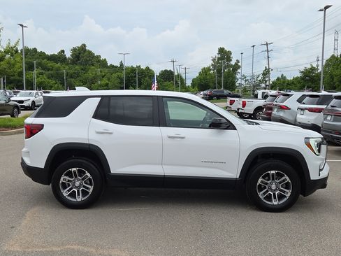 Used 2026 GMC Terrain Elevation FWD image 2