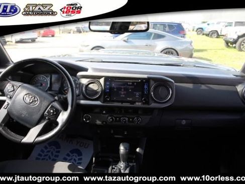 Used 2017 Toyota Tacoma TRD Sport w/ Tow Package RWD image 15