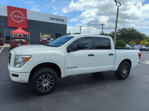 Certified 2023 Nissan Titan SV RWD image 13