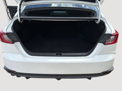 Used 2025 Toyota Camry SE image 23