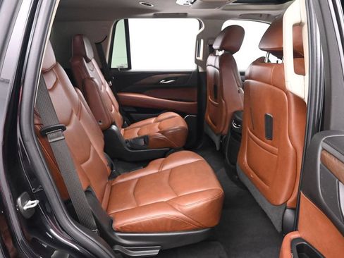 Used 2018 Cadillac Escalade Premium Luxury AWD/4WD image 18