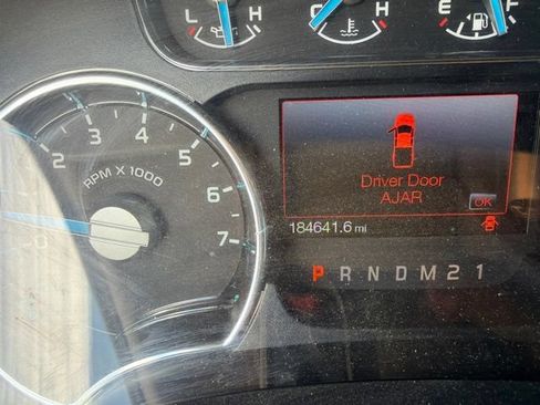 Used 2013 Ford F150 Lariat w/ Mid Equipment Group RWD image 18