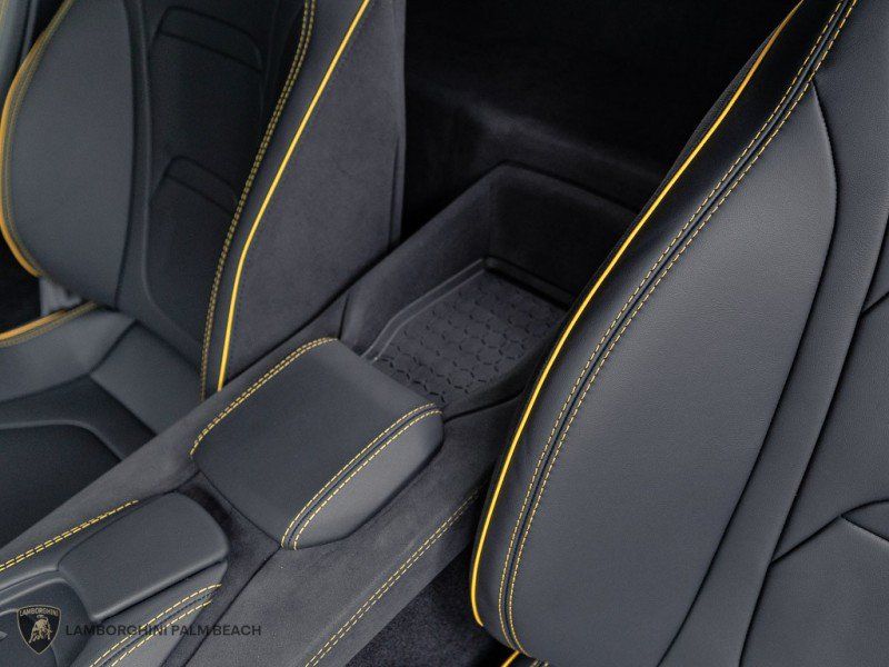 Used 2026 Lamborghini Temerario AWD/4WD image 28