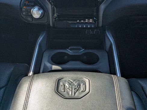 Used 2022 RAM 1500 Laramie AWD/4WD image 19