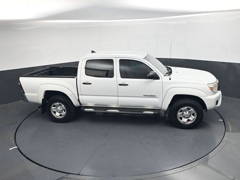Used 2015 Toyota Tacoma PreRunner w/ SR5 Package RWD image 25