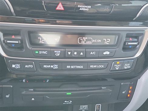 Used 2020 Honda Pilot Touring image 19