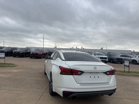 Used 2021 Nissan Altima 2.5 SR image 16